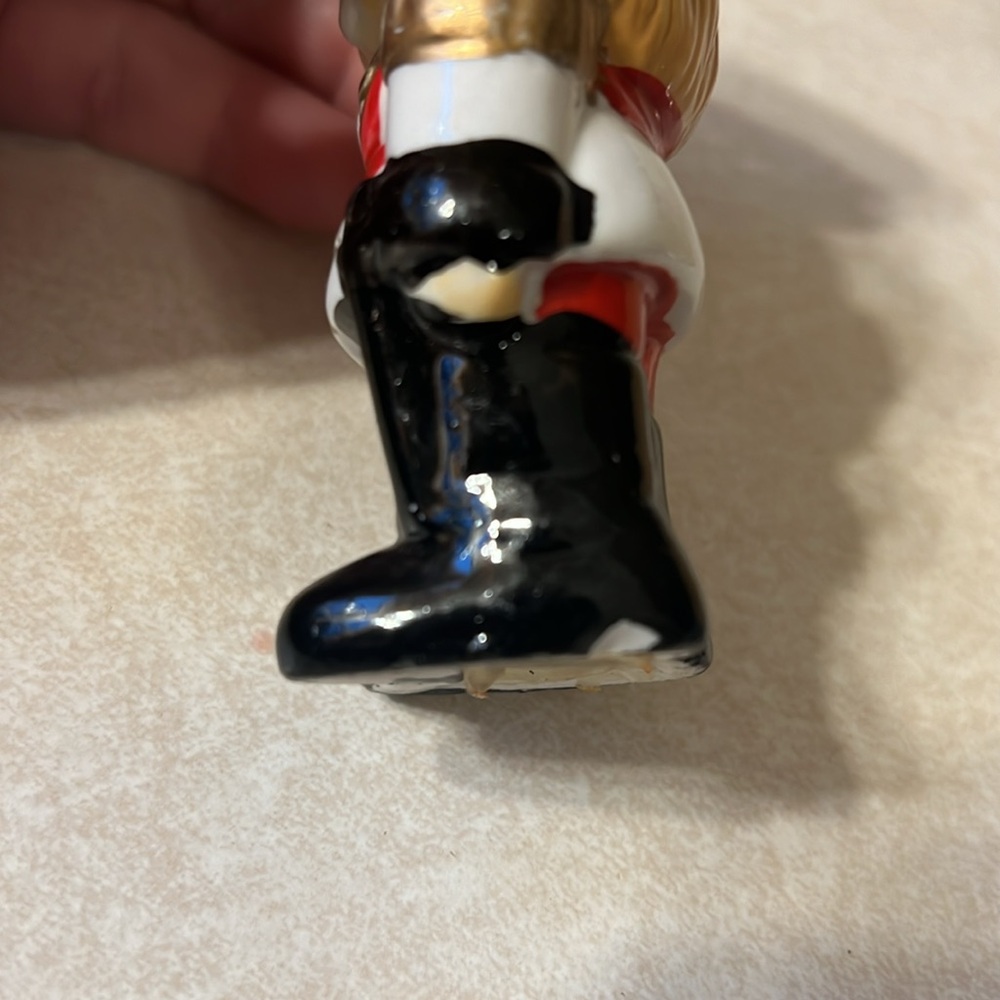 Vintage Nutcracker Salt & Pepper Shakers - Picture 5 of 5